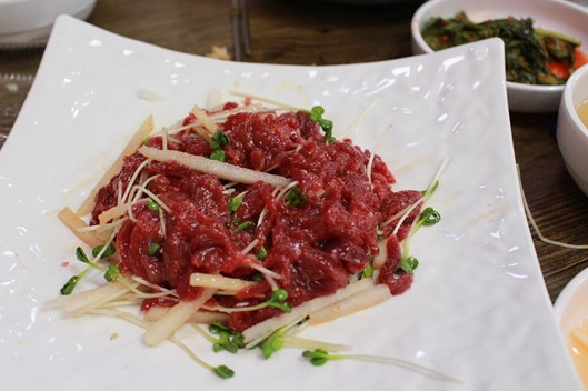 生の牛肉は食べても大丈夫 安全でおいしい生肉オススメレシピを紹介